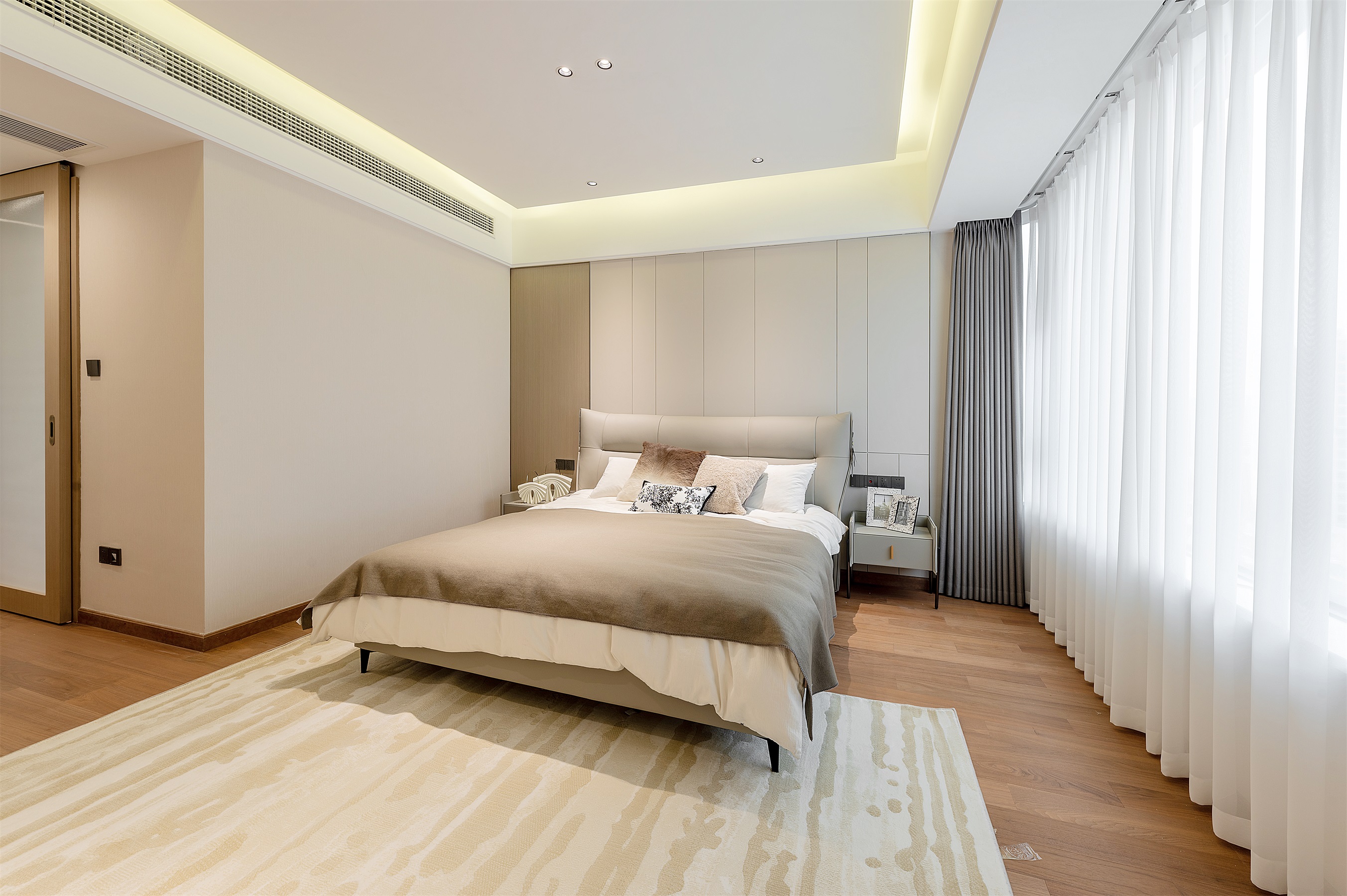 DSC_2055_1.jpg DSC_2055_1.jpg